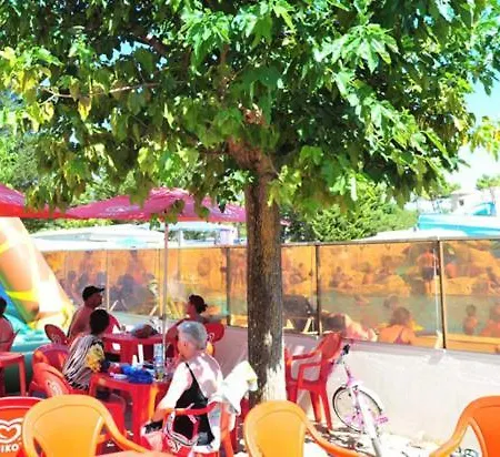Bonnes Sur Le Le Clos Des Pins Campingplatz *